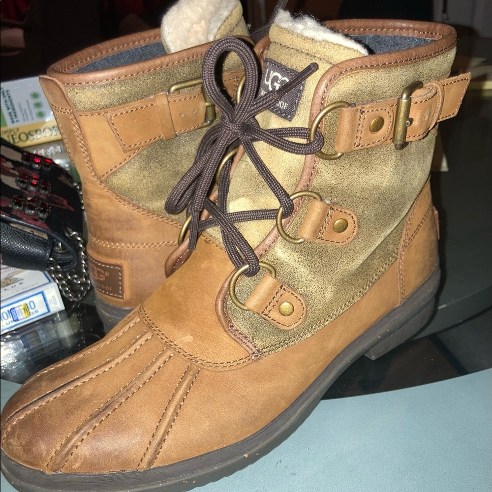 NWOT UGG women’s waterproof lace-up ankle boots size 8.5 - Picture 1 of 16